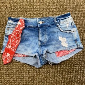 Denim Trafaluc by Zara, low rise shorts